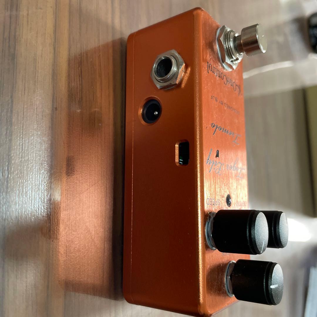 ギター Tiger Lily Tremolo