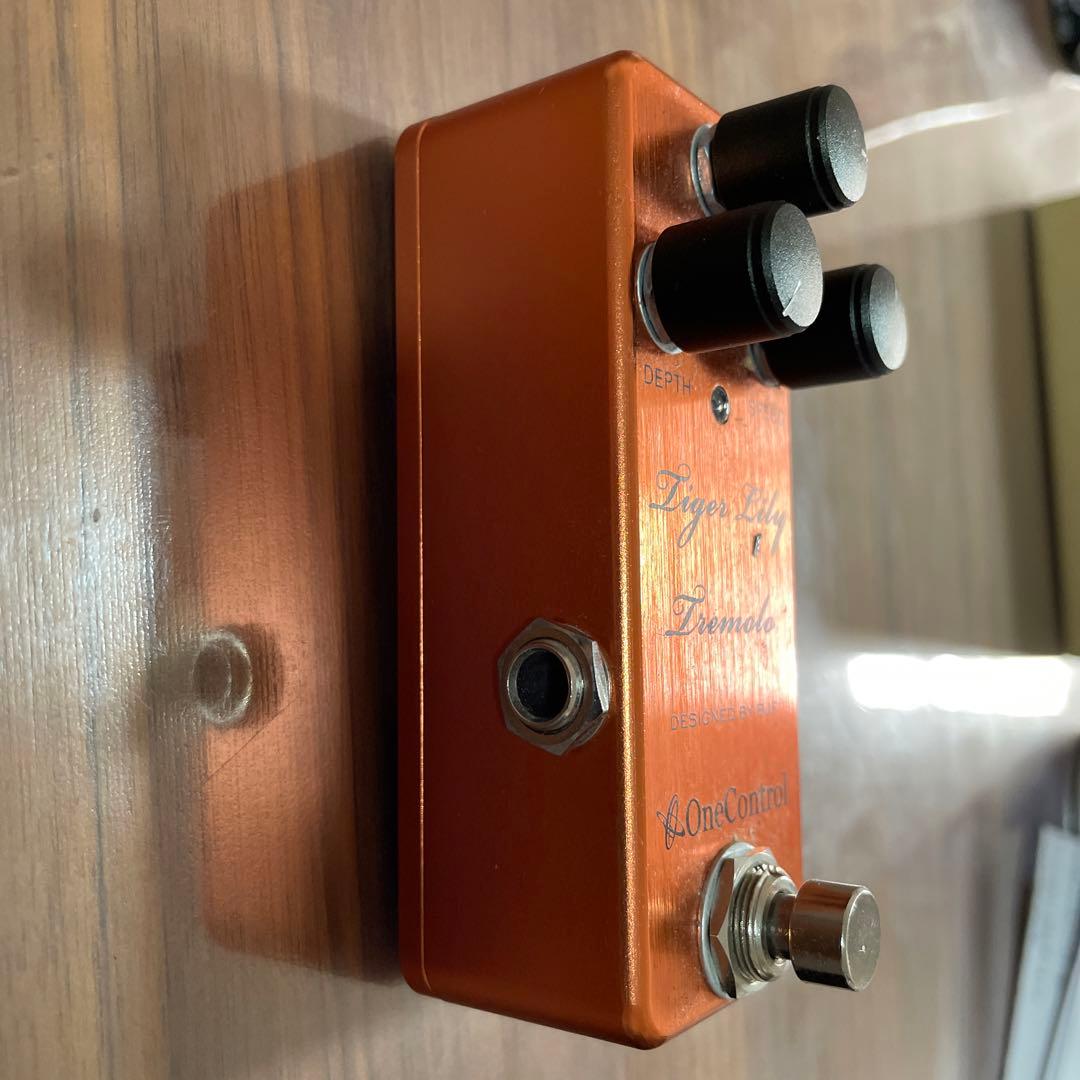 ギター Tiger Lily Tremolo