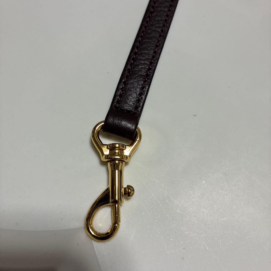 アタオ　スマホケース　ハンドストラップ付き