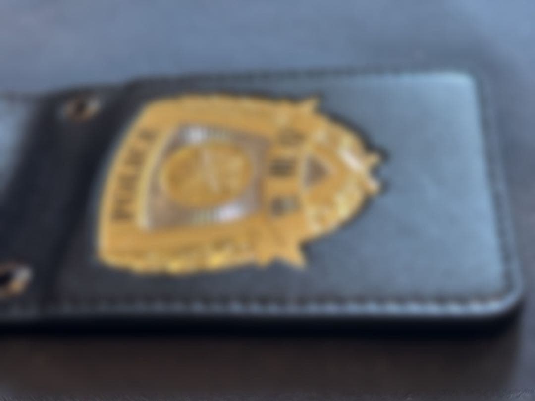 すぐ発送　コスプレ用　警察手帳レプリカ