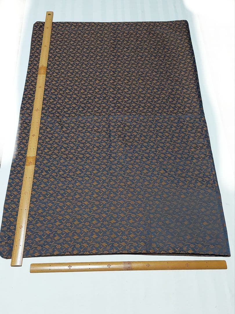 名物裂　敷物　茶道　仕服　笹蔓文　宝尽くし　骨董　襤褸