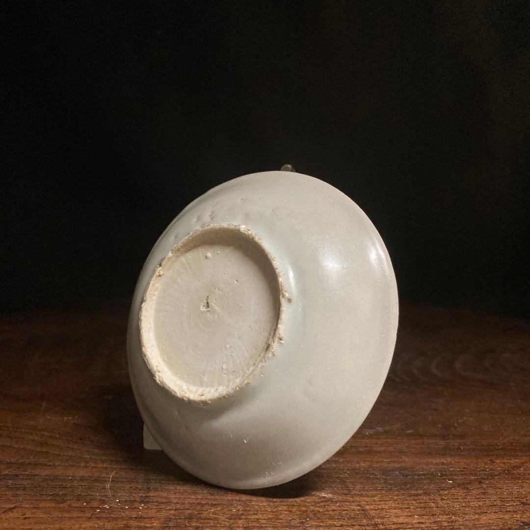 《昇龍洞》古染付玉兎紋平酒盃（明末期）