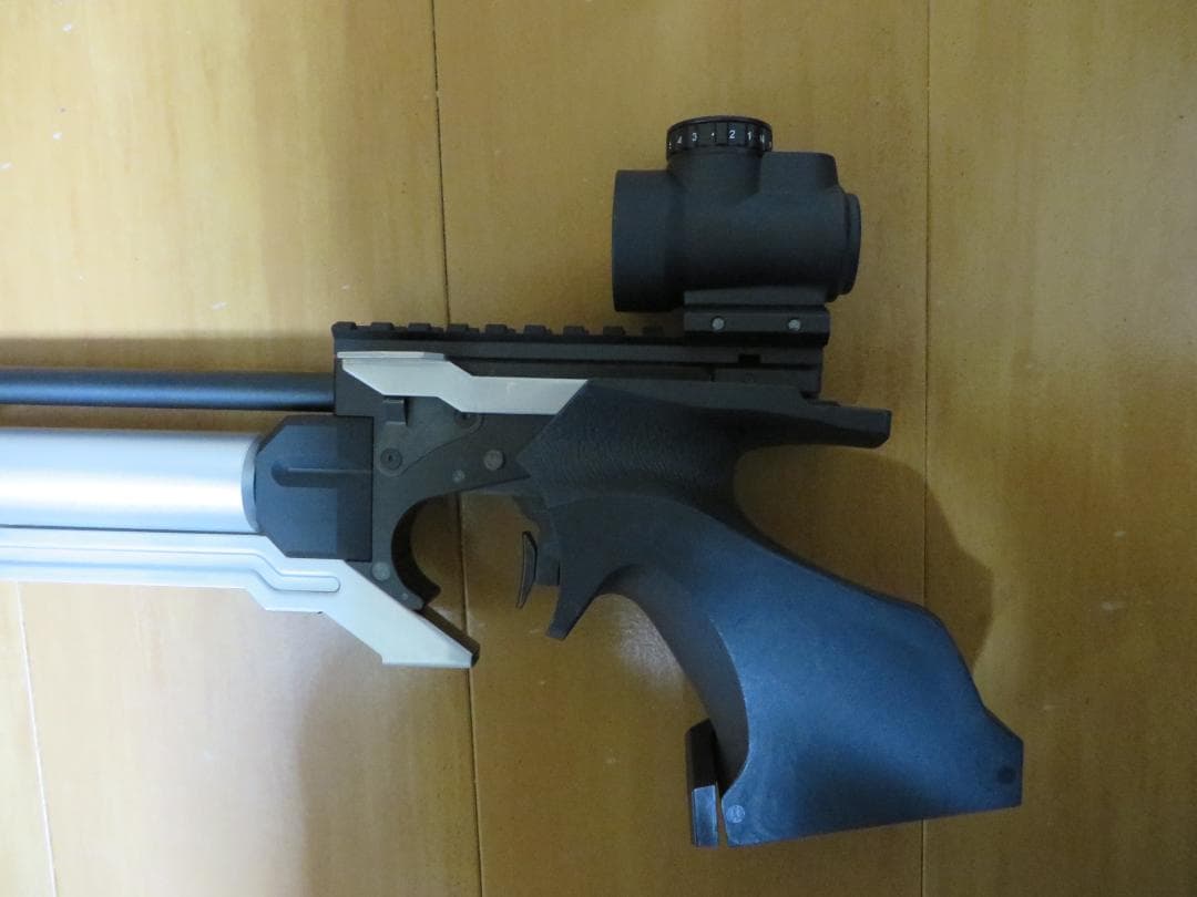 精密射撃・競技用エアーガン　KSC AP210 　ダットスコープ付き