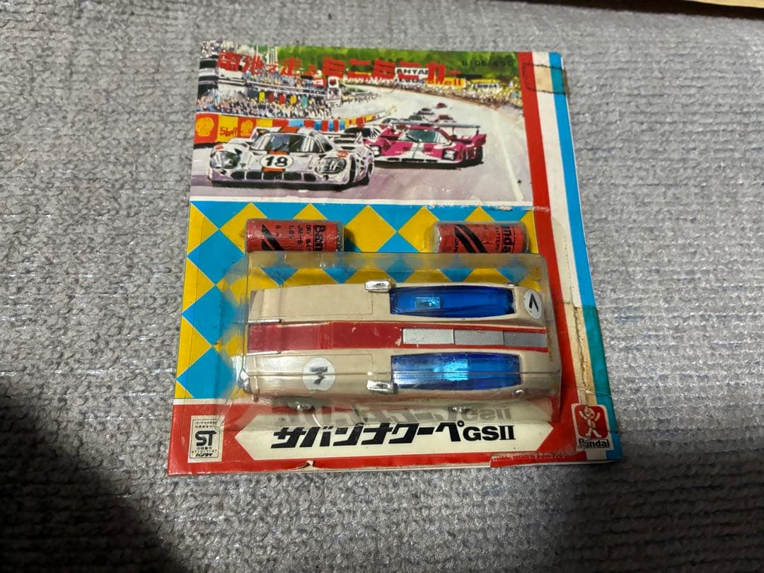 バンザイマークのバンダイ製かなり古い試作品のミニカーかも⁇です。
