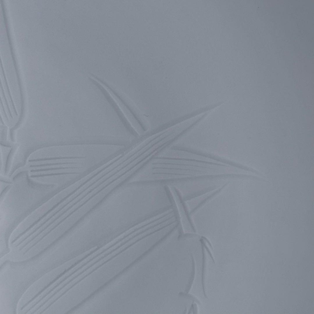 人間国宝　井上萬二　作　白磁刻　輪花形　菓子鉢　共箱　直径22cm　大鉢