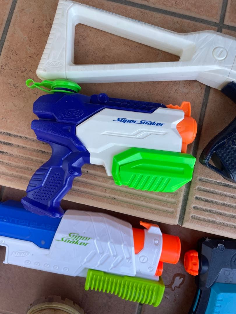ナーフ　水鉄砲　トイ　ガン　スーパーソーカー