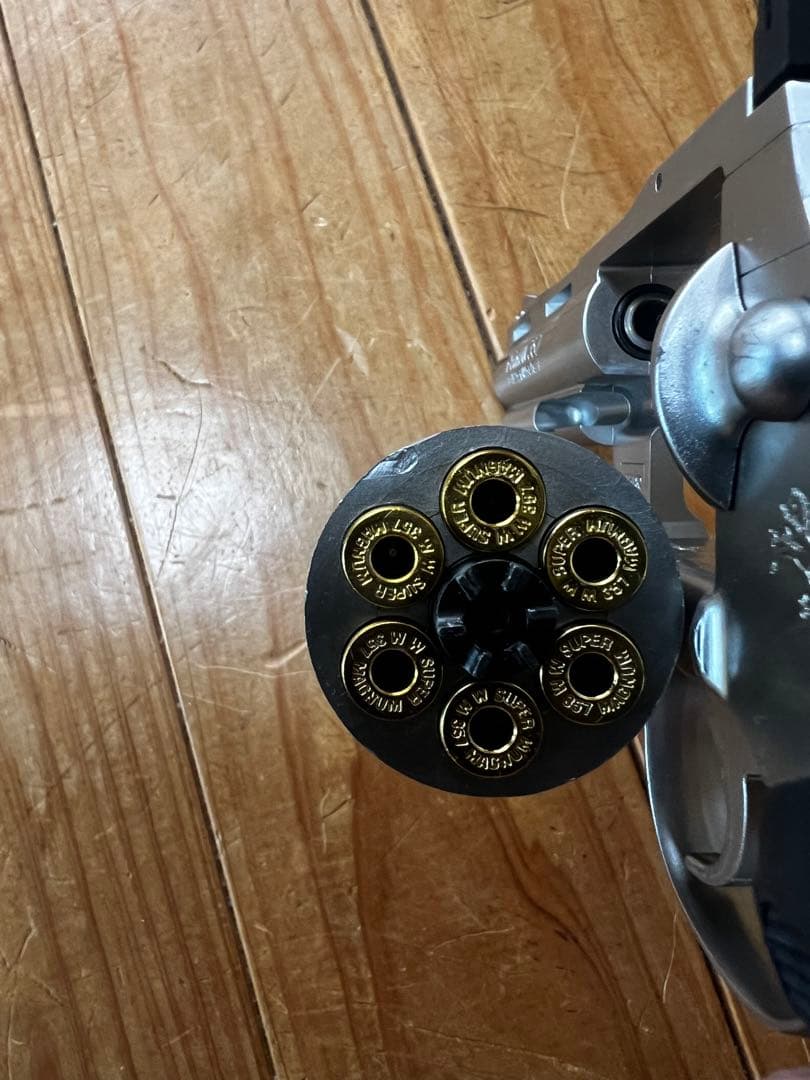 東京マルイ　パイソン357 4インチ