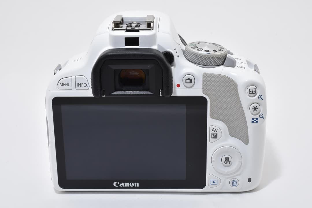 ほぼ未使用 Canon EOS Kiss X7 ホワイト スマホ転送 #9423