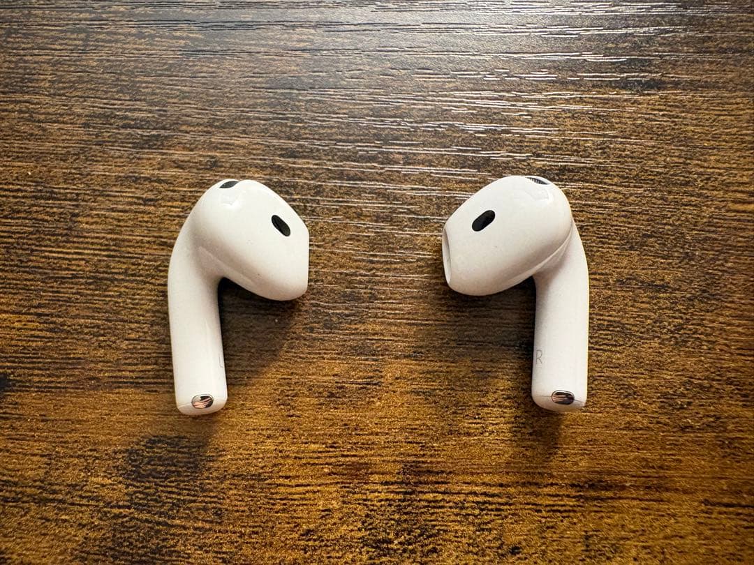 【美品】AirPods4本体　箱付き　ノイズキャンセリング（SNC）なし