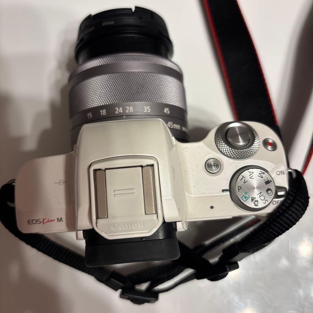 Canon EOS Kiss M ホワイト EF-M 15-45mm