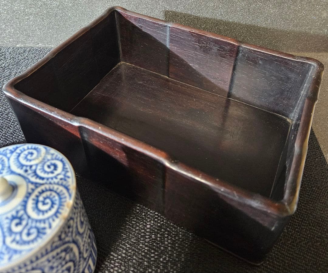 江戸時代後期　古伊万里　たこ唐草文様　 煙草盆　3点揃い　紫檀箱入　茶道具