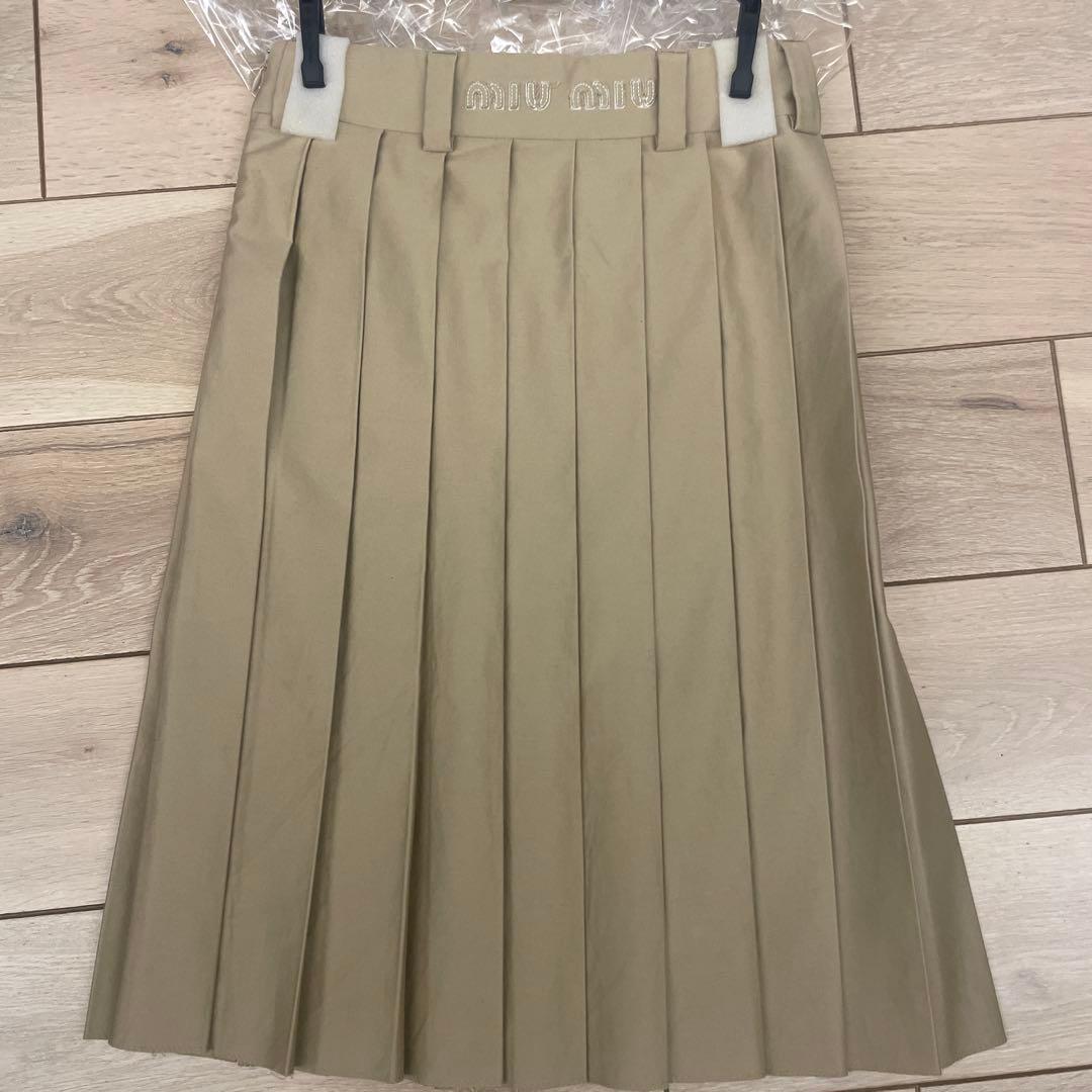 限定値下げMIU MIU ミュウミュウ　ロゴプリーツスカート