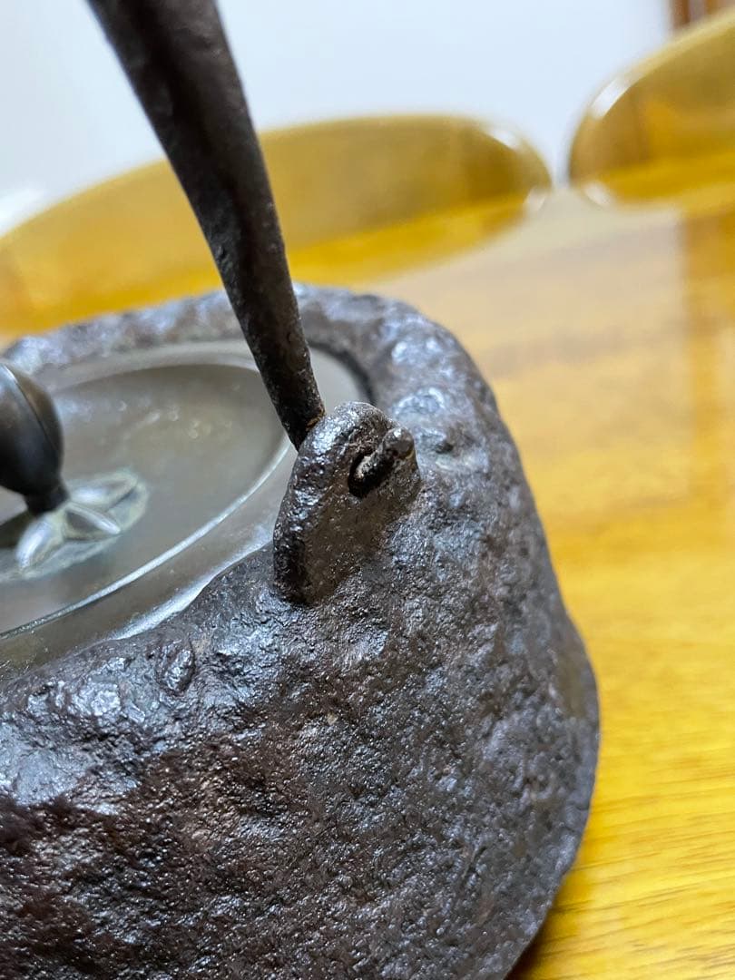 龍文堂　鉄瓶　岩肌道安形　胴横銘　1.5リットル