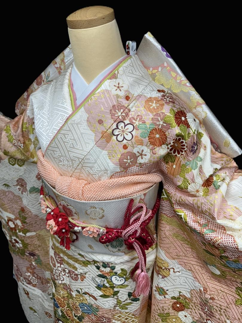 吉澤友禅 ピンク地 古典柄 金駒刺繍 振袖 袋帯フルセット