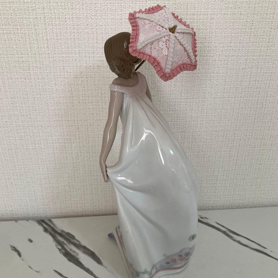 LLADRO リヤドロ 07636 日傘を持つ女性 置物 箱付