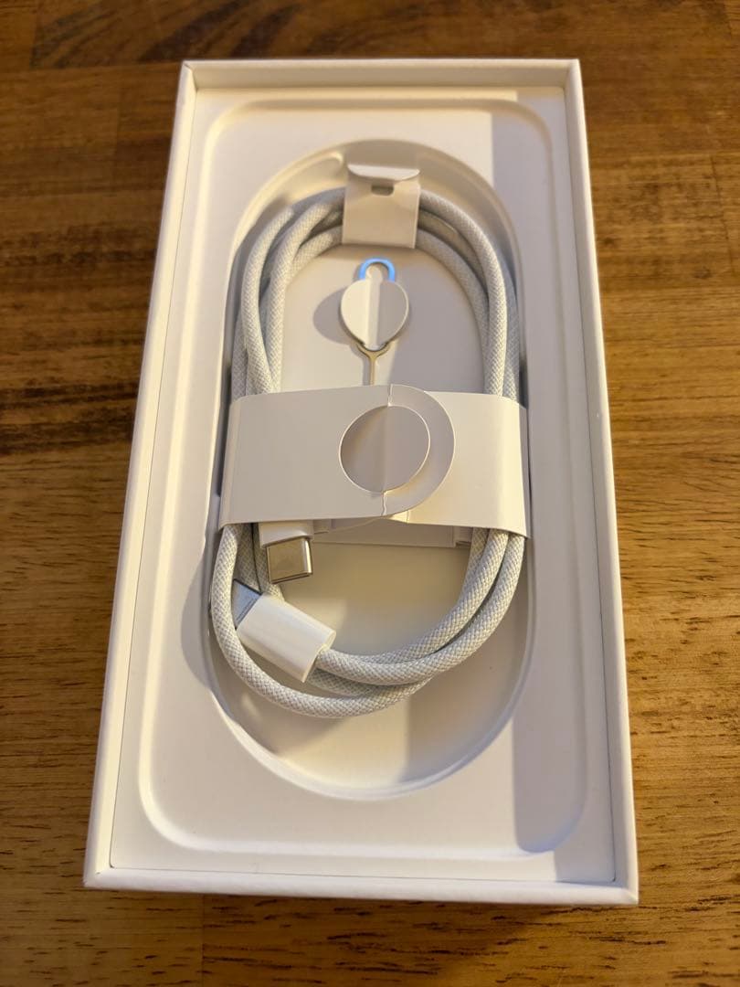 （超美品）iPhone 16e 128GBブラック　箱付　バッテリー100%