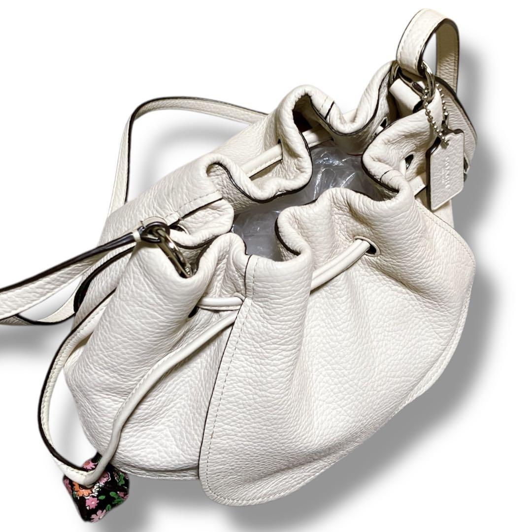 コーチ 良品 2way 斜め掛け可 レザー 巾着ショルダーバッグ ホワイト系