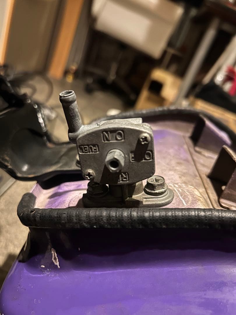 Kawasaki ZX9R/B 91年式　燃料タンク