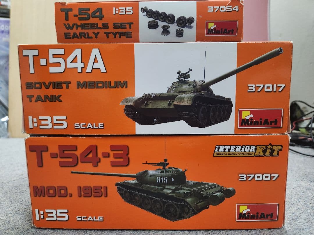 ミニアート1/35 T-54A & T-54-3戦車プラモデルセット