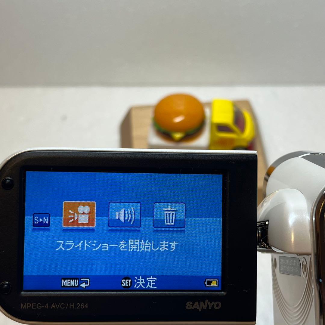 ☆極美品☆SANYOデジタルムービーカメラXacti DMX-CG100ホワイト