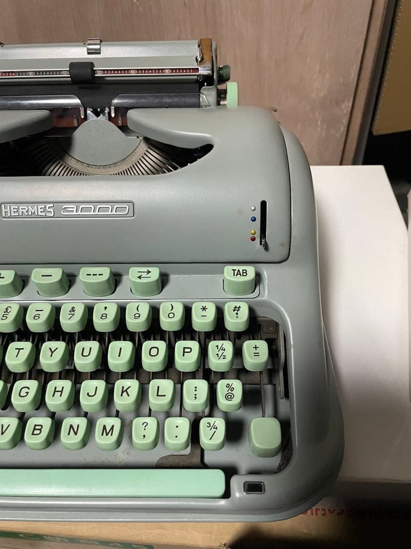 タイプライター　HERMES3000