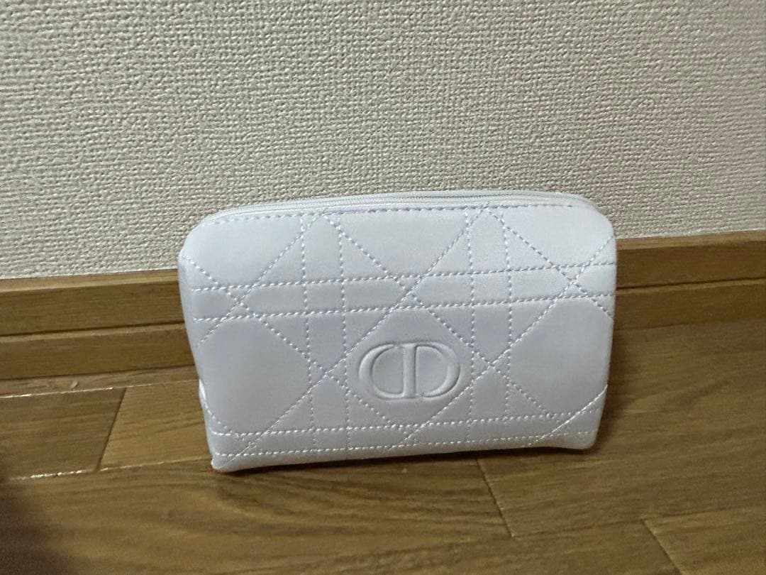 DIOR スノーエッセンスコフレ　限定版