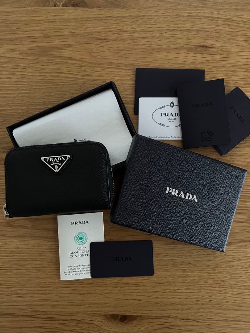 PRADA SAFFIANO &カード財布　美品
