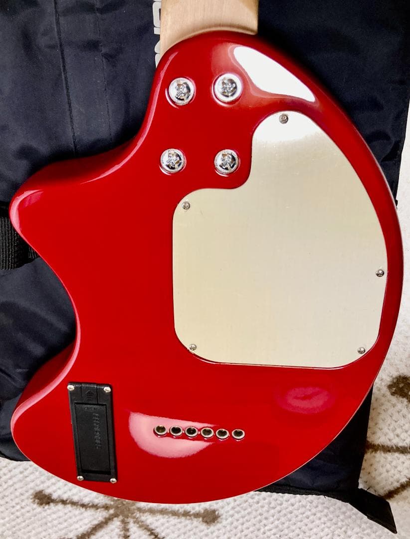 にっと！FERNANDES ZO-3　アンプ内蔵 専用ソフトケース付