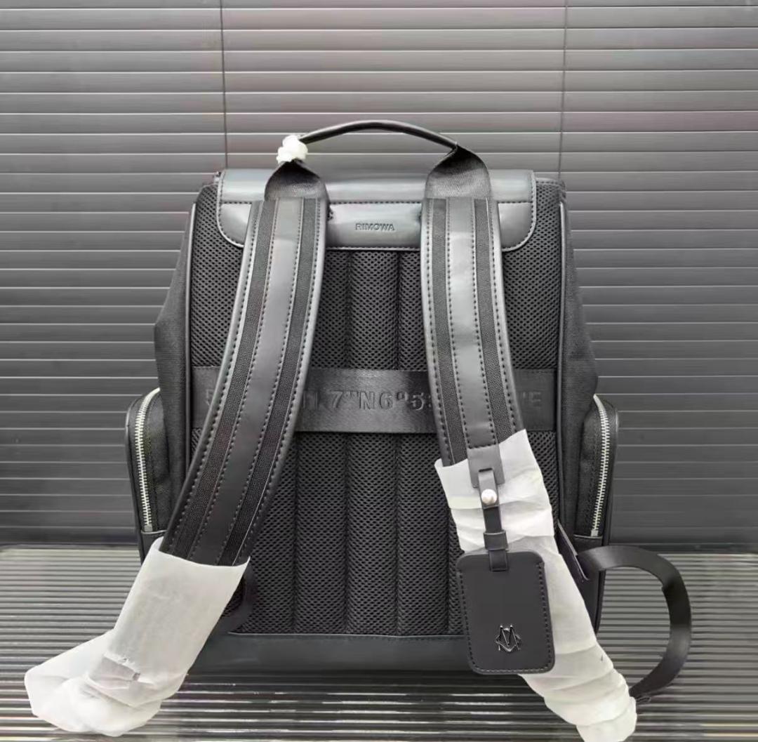 RIMOWA ブラック レザー ストライプバックパック