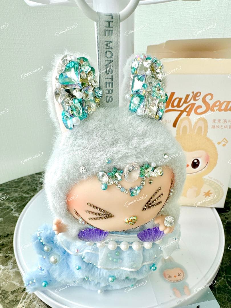 スワロフスキー　ラブブ　Seat へへ　HEHE HIDE AND SEEK