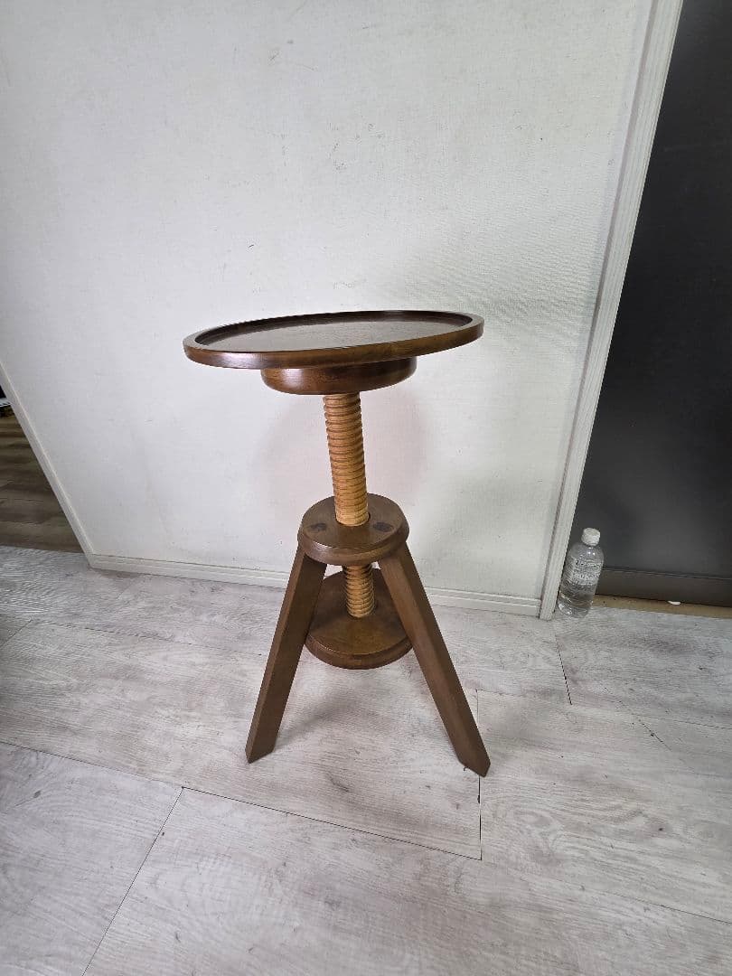 ルメスツール　ウォールナット材　高さ調整可能