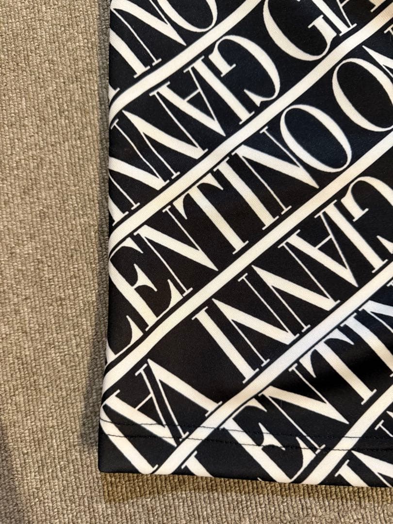 【新品☆送料込】Valentino 水着 ショートパンツ 水陸両用（M）