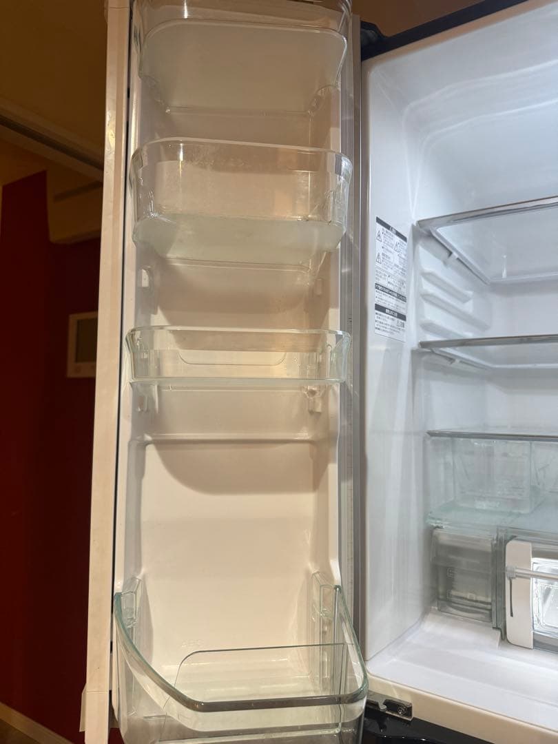 HITACHI 日立　冷蔵庫620L 大きいサイズ　クリスタルミラー2014年