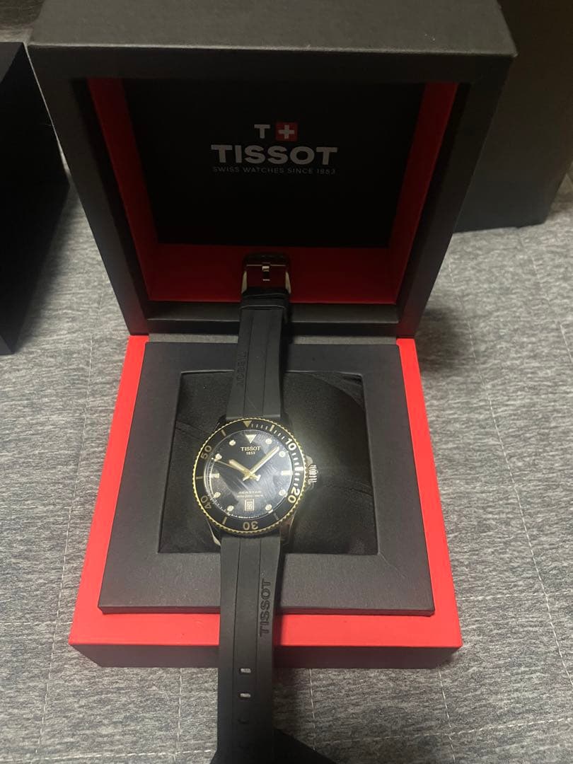 TISSOT Seastar 1000 黒 ラバーベルト　新春キャンペーン