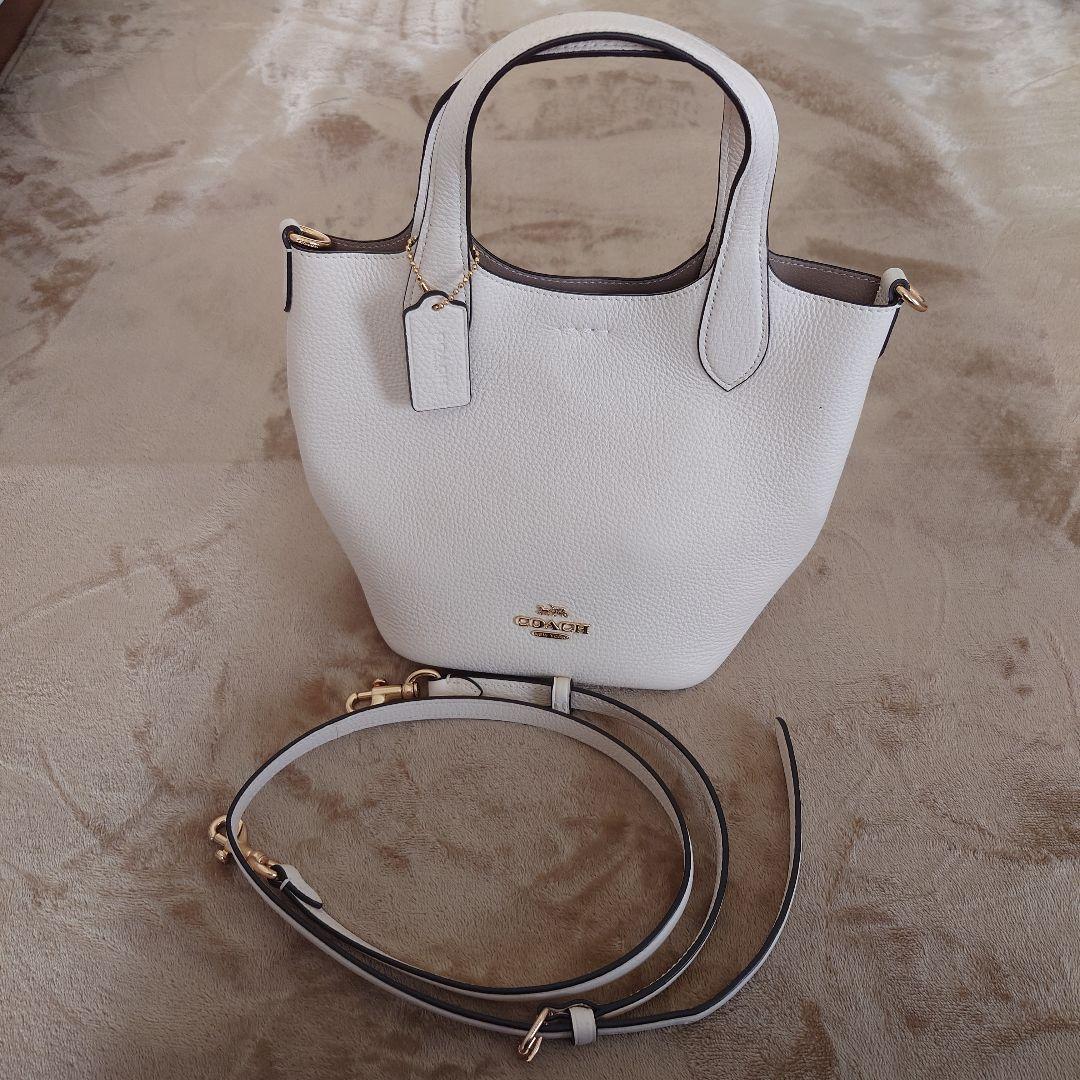 COACH 　ハンナバゲットバッグ　ホワイト