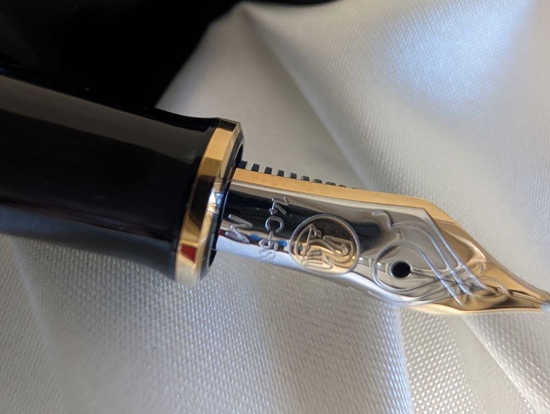 ト*シ様 未使用品　ペリカン万年筆ボールペンインクセット 中日新聞ネーム有