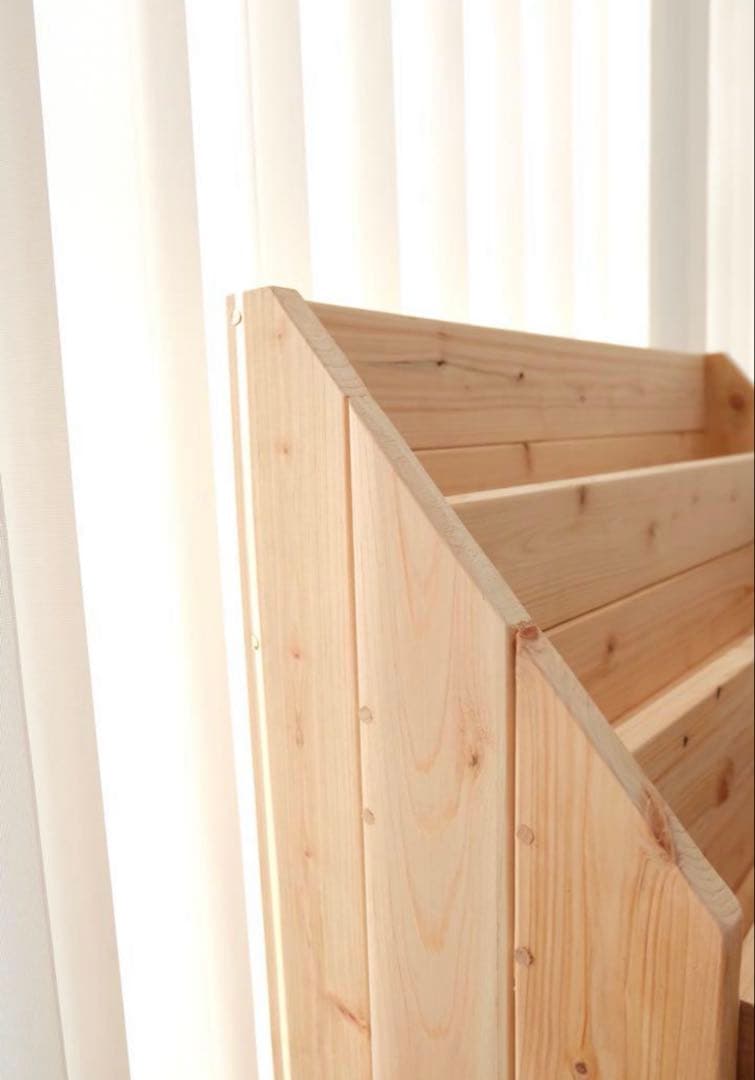 絵本棚　マガジンラック　本棚