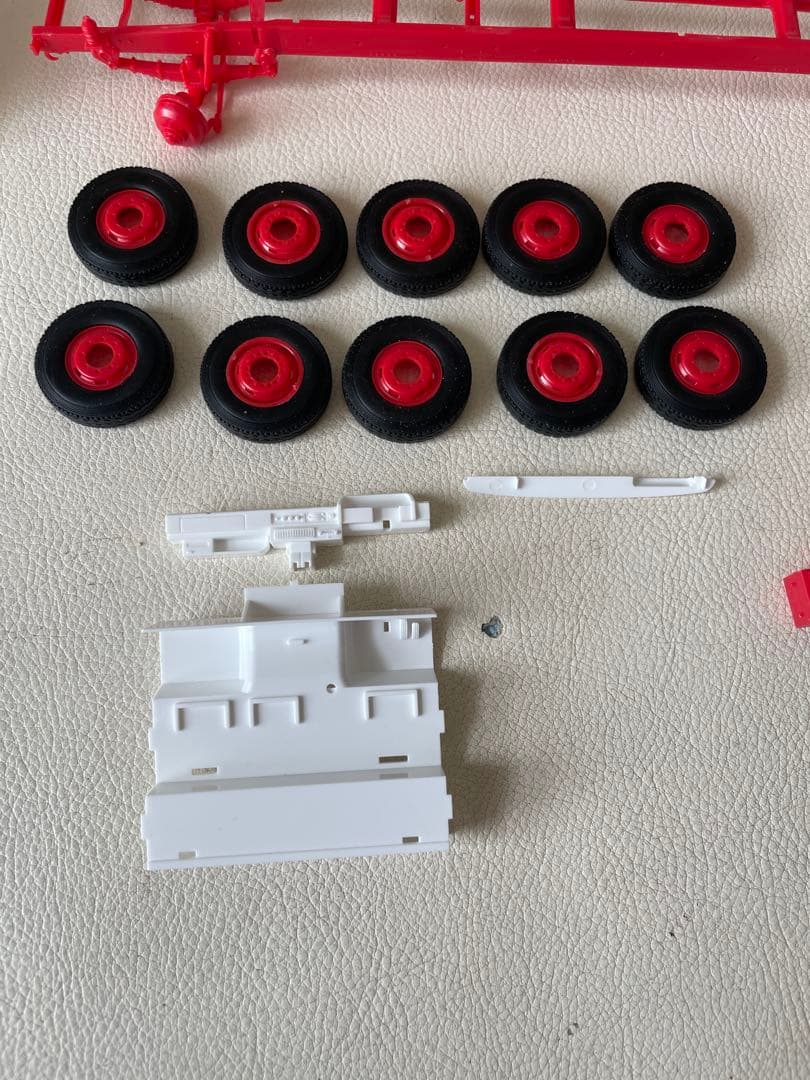 ふそう 大型トラック FU 1/32 ふそう FU113S 冷凍車 作りかけ