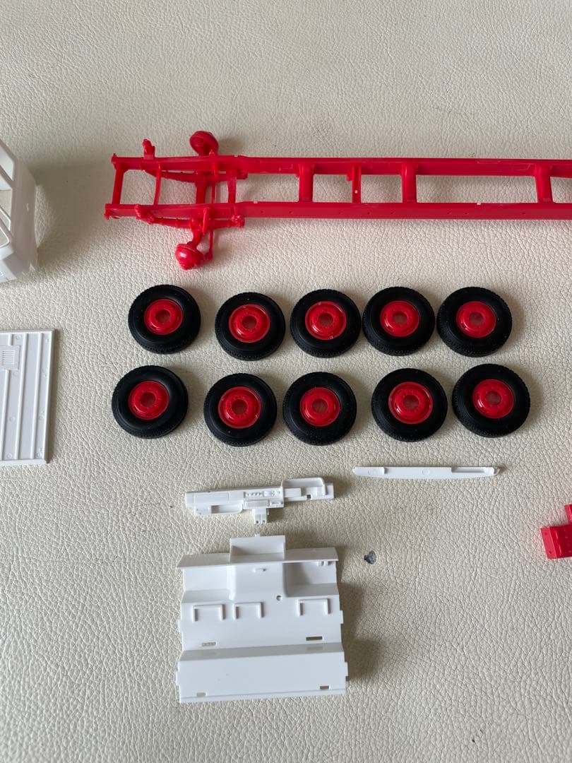 ふそう 大型トラック FU 1/32 ふそう FU113S 冷凍車 作りかけ