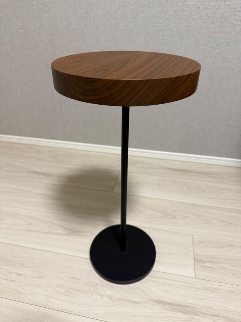 らくらくメルカリ便　リーンロゼ　サイドテーブル　ロゼシャンテレール