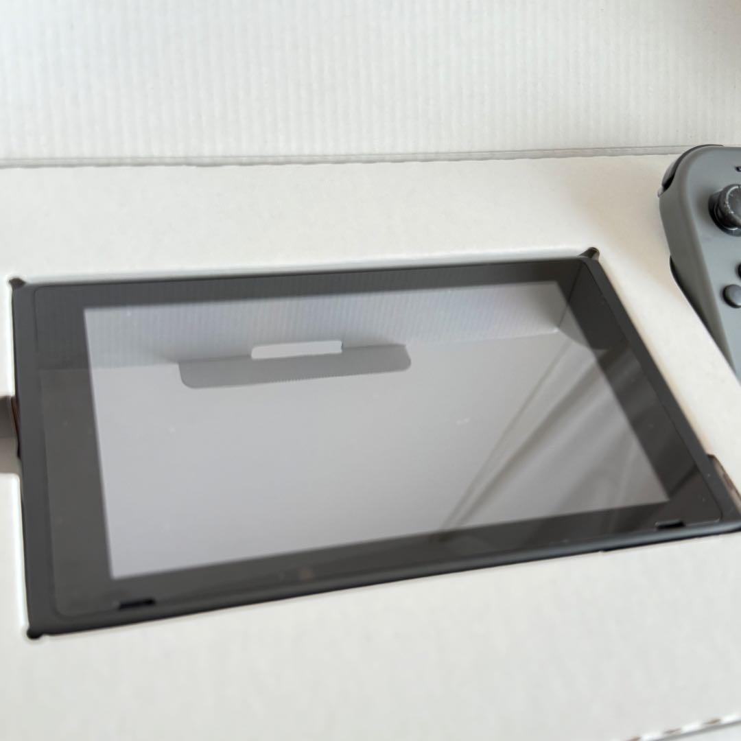 Switch Nintendo グレー　本体