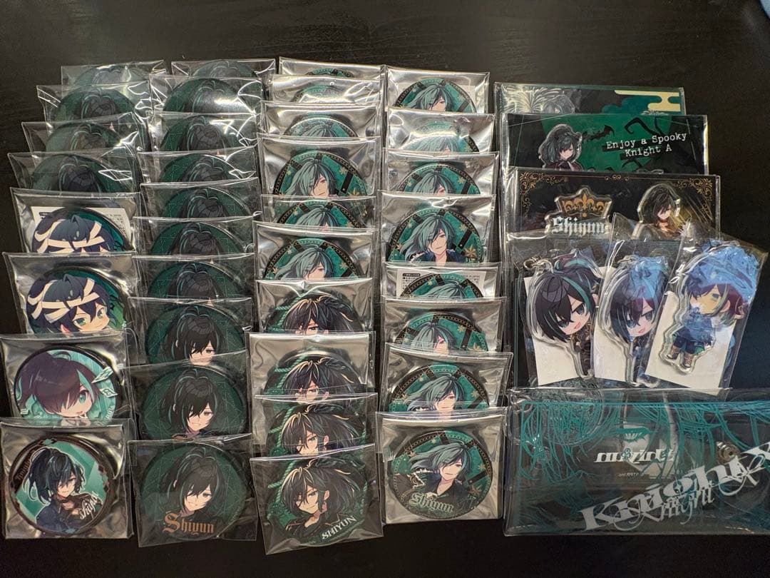 しゆんくん缶バッチ　アクリルキーホルダー　アクリルスタンド　ポーチ