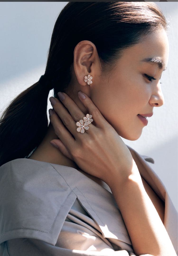 至高✨最高級　ゴールド　モアサナイトダブル　フラワー　リング　指輪　サイズ調節可