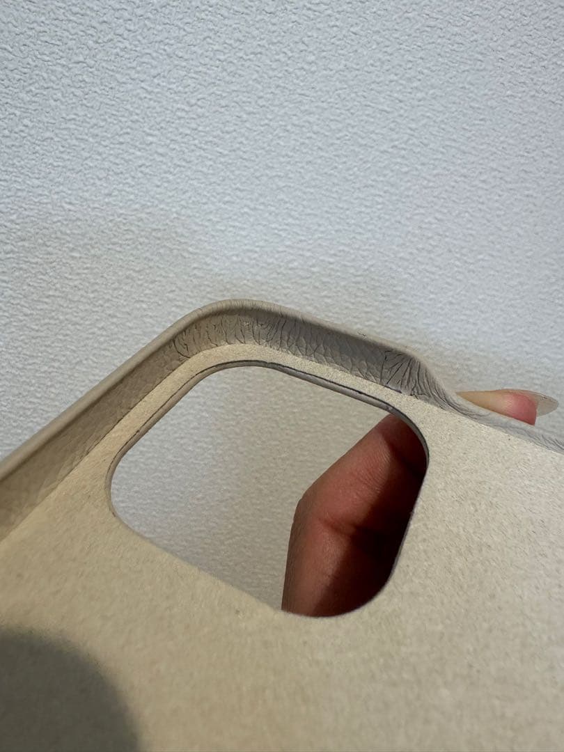 DEMIU　BALLON iPhone15ProMax ベージュ　ストラップ