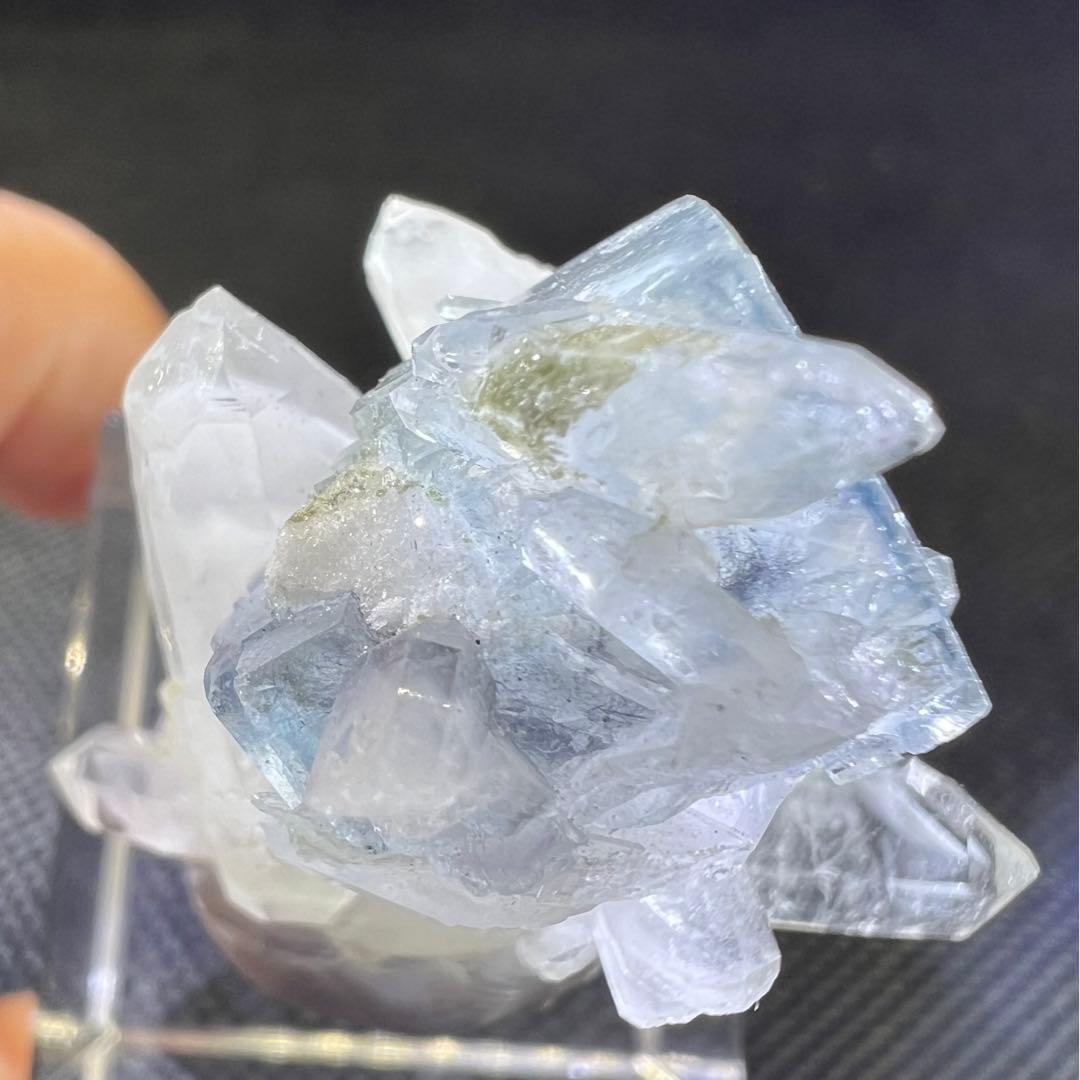 ヤオガンシャン産　ラビットヘア　クォーツ共生ライトブルーフローライト