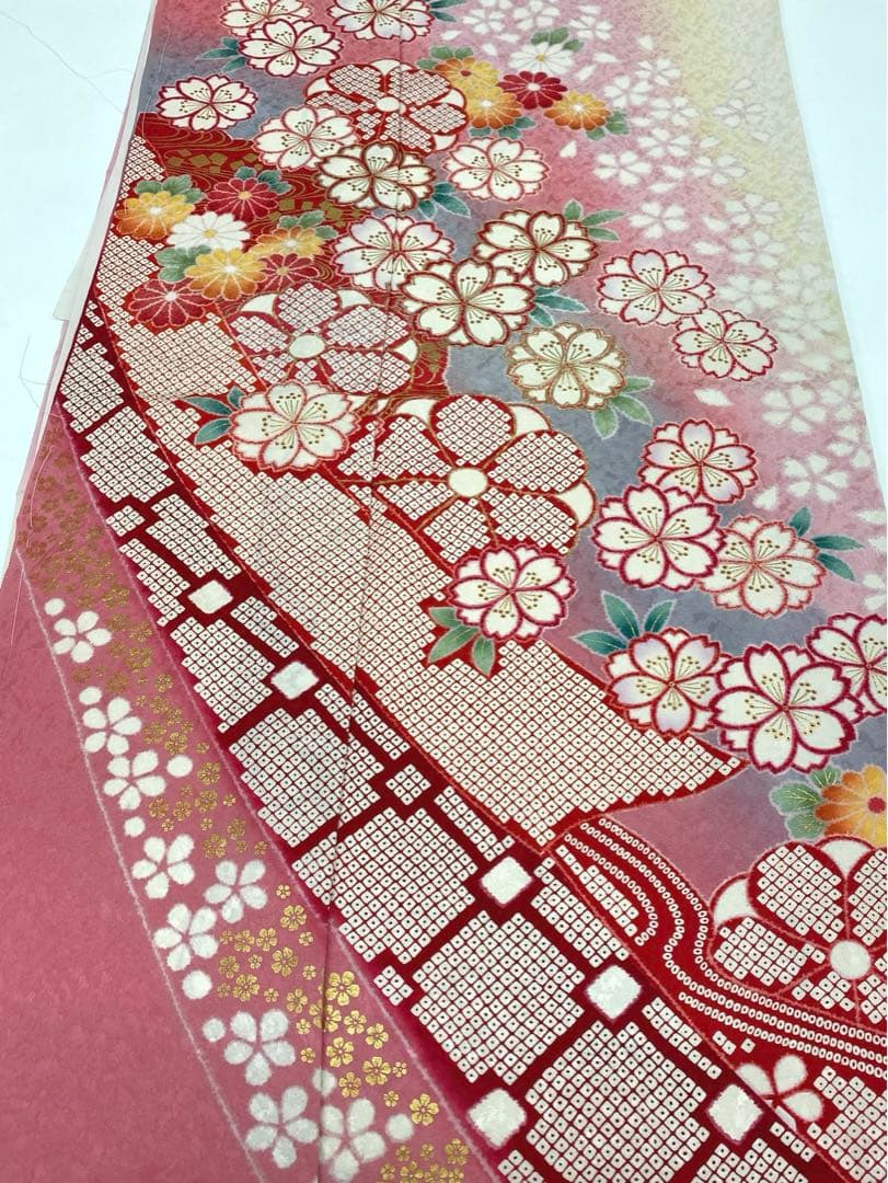 振袖 仮絵羽 金彩 紋意匠 正絹 未仕立て品 八掛付き