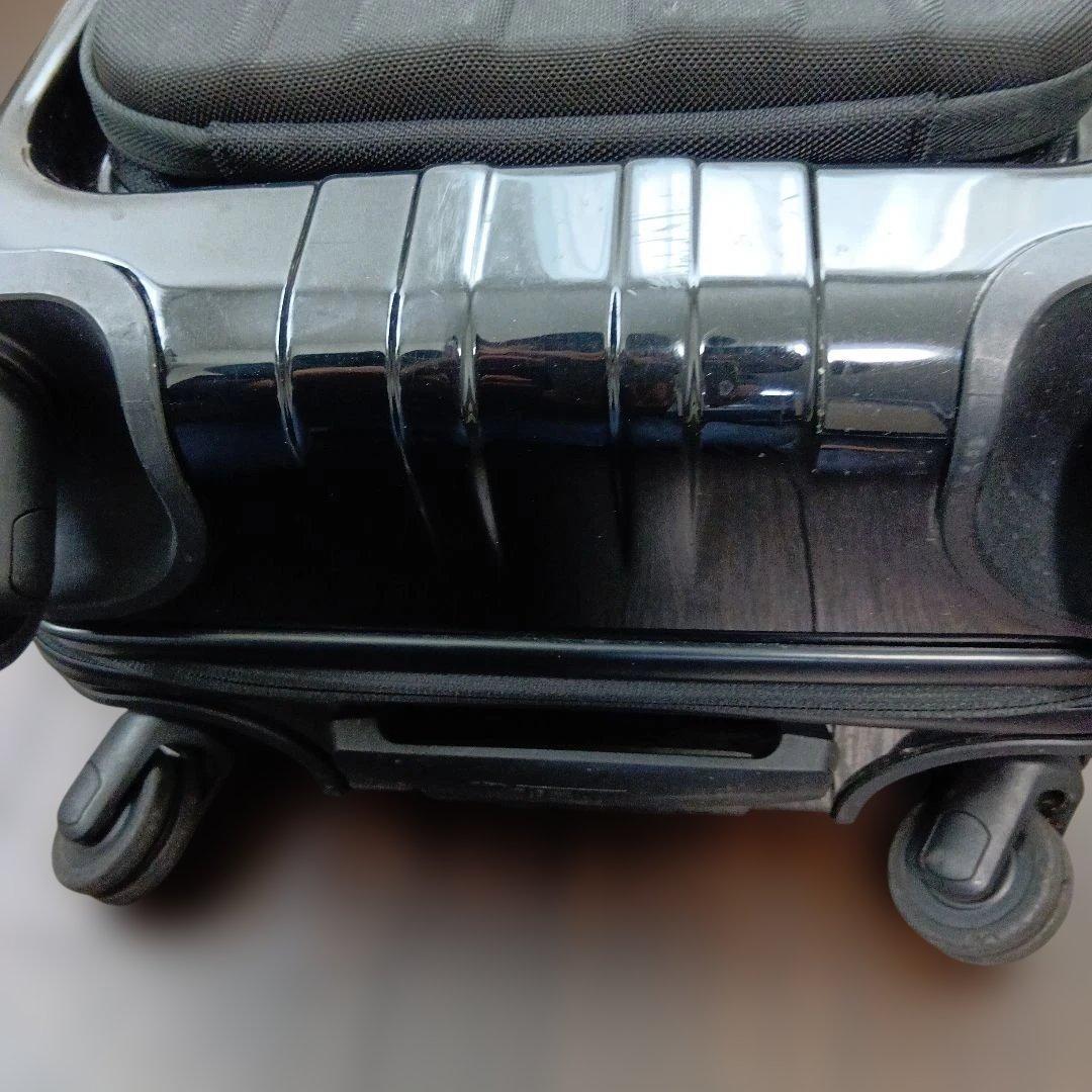 TUMI スーツケース機内持込サイズ　4輪キャスター