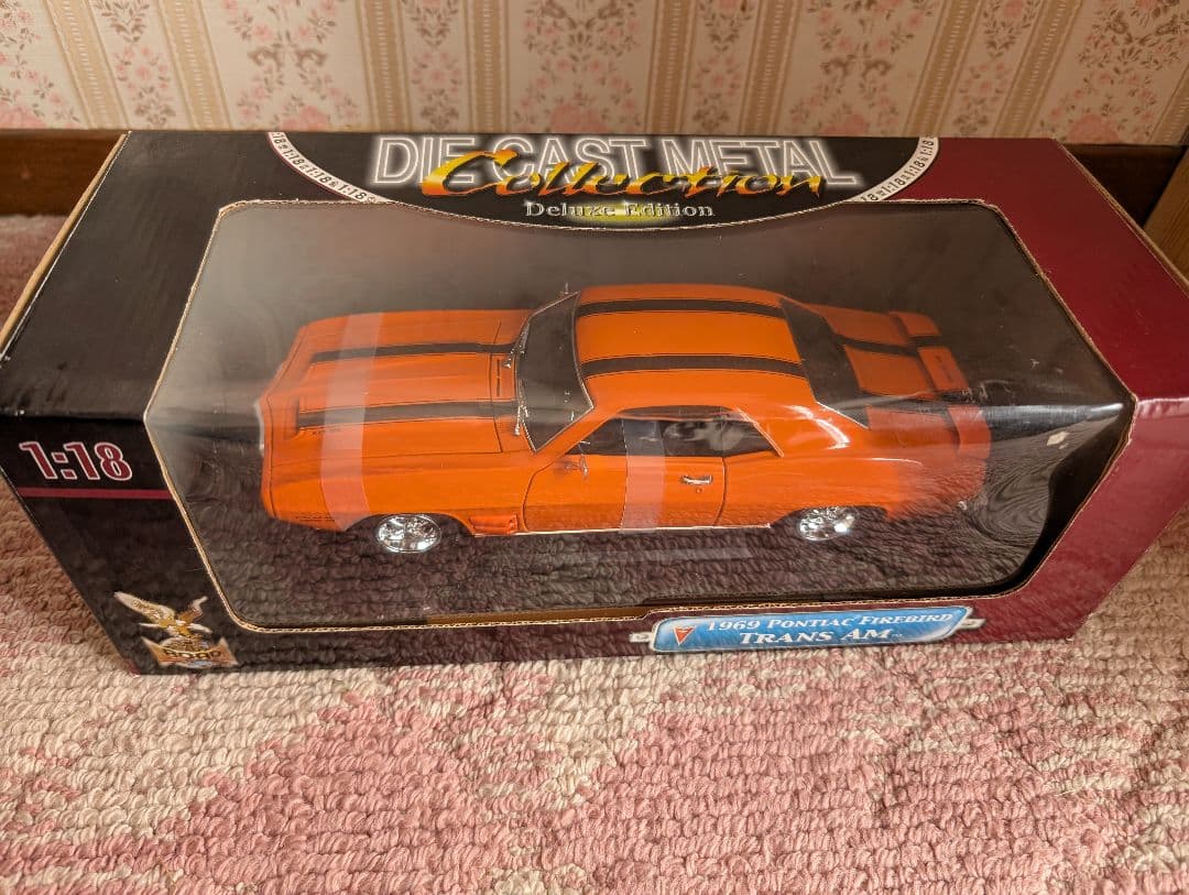ミニカー 1969 Pontiac Firebird Trans Am 1/18