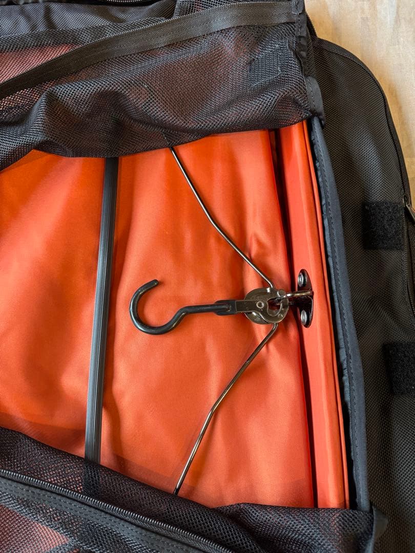 Samsonite ブラックガーメントバッグ ハンガーフック付き