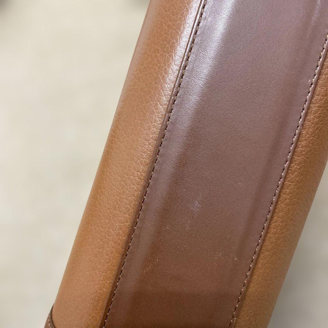 Burberry ブラウンレザー フラップレトロ　ハンドバッグ